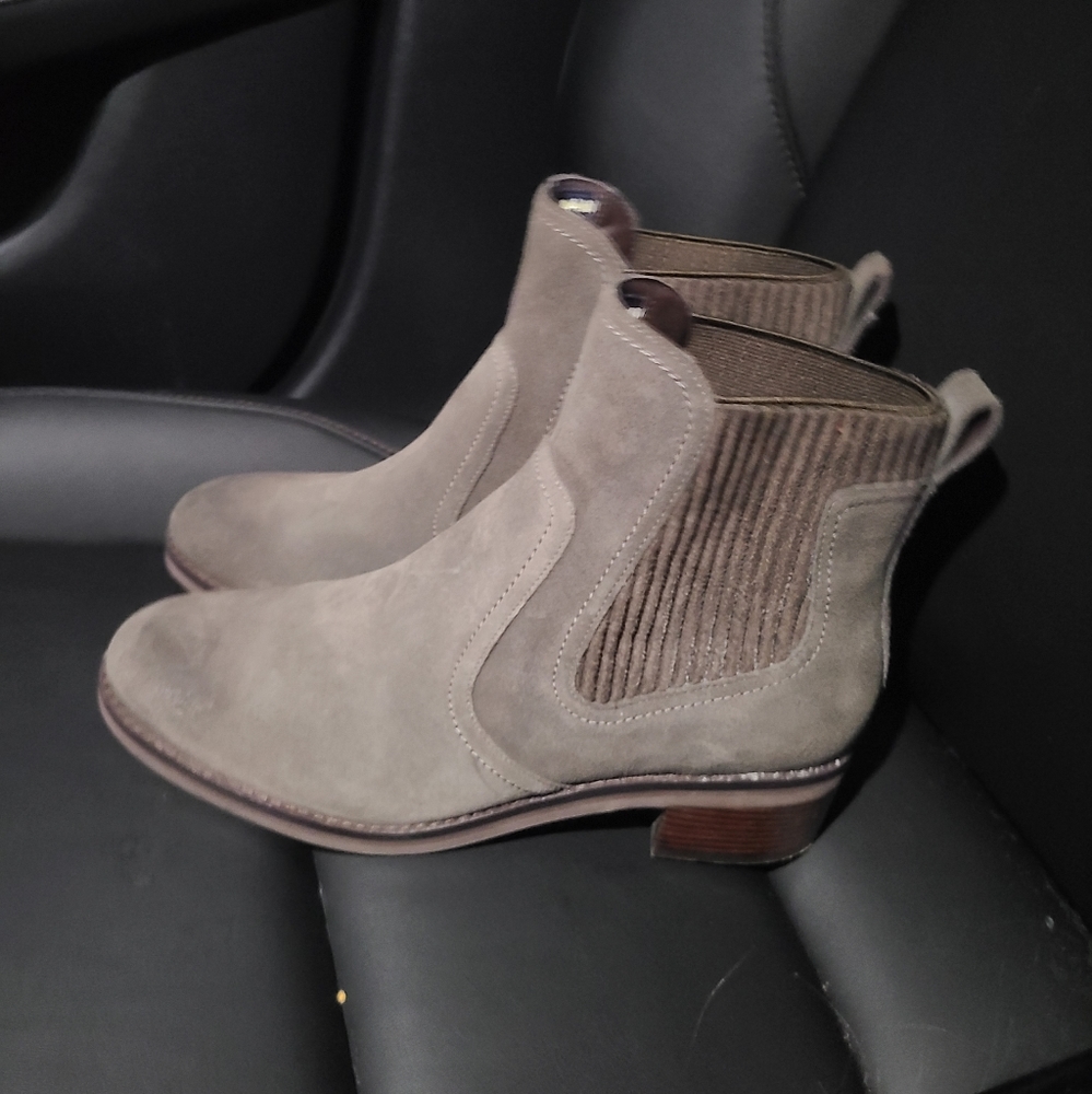 Cole Haan suede Chelsea boots water resistant size 9